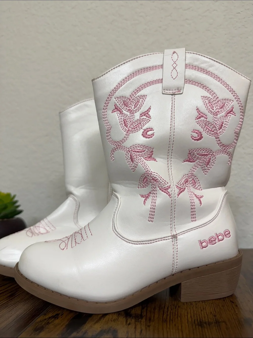 bebe • Girls White Pink Embroidered Western Cowgirl Cowboy Boots